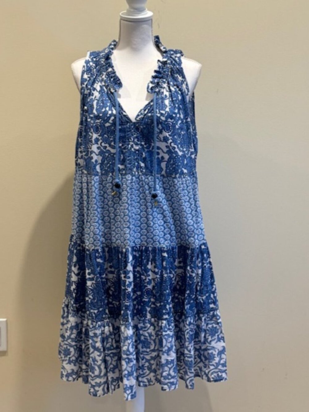 Chelsea & Theodore Blue and White Flowered Sleeveless Tiered Dress Sz XL